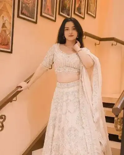 Escort Dabra